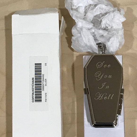 SUPREME COFFIN KEYCHAIN - Picture 2 of 3